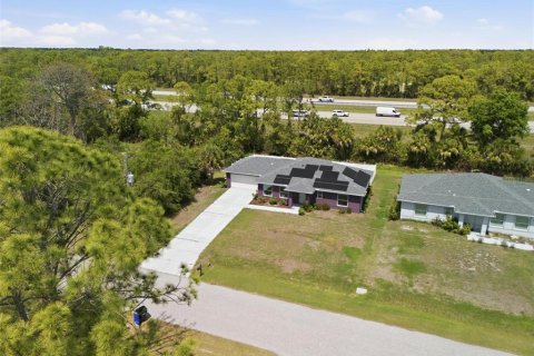 House in North Port, Florida 3 bedrooms, 130.06 sq.m. № 2097404 - photo 25