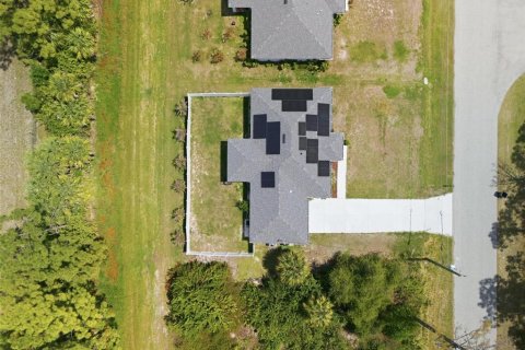 House in North Port, Florida 3 bedrooms, 130.06 sq.m. № 2097404 - photo 18