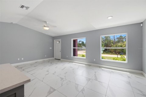 House in North Port, Florida 3 bedrooms, 130.06 sq.m. № 2097404 - photo 9