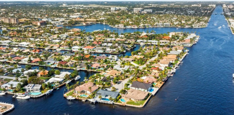 House in Pompano Beach, Florida 3 bedrooms, 223.71 sq.m. № 963834