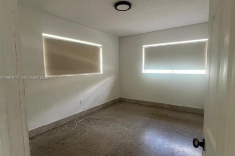 Immobilier commercial à vendre à Miami, Floride: 195.75 m2 № 2170218 - photo 7