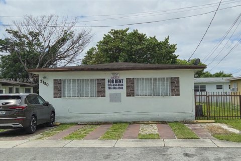 Immobilier commercial à vendre à Miami, Floride: 195.75 m2 № 2170218 - photo 3