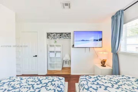 Villa ou maison à louer à Miami, Floride: 5 chambres, 193.89 m2 № 2421067 - photo 11