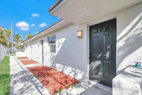 Appartement à louer à Miami, Floride: 2 chambres, 153.29 m2 № 2315592 - photo 15
