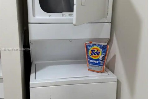 Appartement à louer à Miami, Floride: 2 chambres, 153.29 m2 № 2315592 - photo 14
