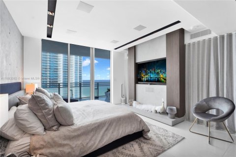 Condo in Hollywood, Florida, 2 bedrooms  № 1763368 - photo 30