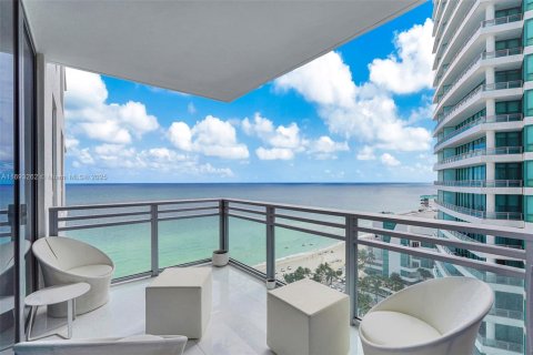 Condo in Hollywood, Florida, 2 bedrooms  № 1763368 - photo 8