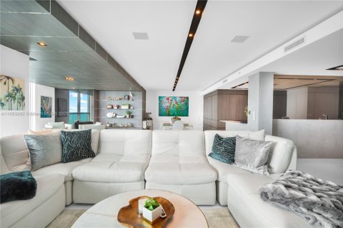 Condo in Hollywood, Florida, 2 bedrooms  № 1763368 - photo 20
