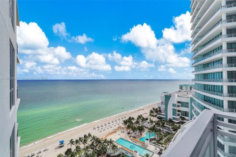 Condo in Hollywood, Florida, 2 bedrooms  № 1763368 - photo 3