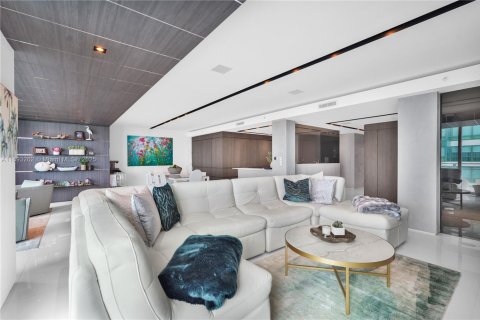Condo in Hollywood, Florida, 2 bedrooms  № 1763368 - photo 17