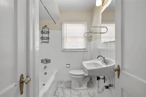 House in Winter Park, Florida 3 bedrooms, 148.09 sq.m. № 2433367 - photo 6