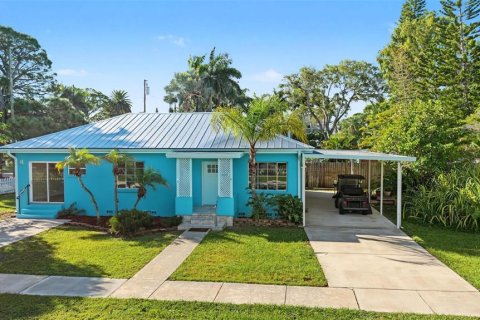 Villa ou maison à vendre à Palm Harbor, Floride: 2 chambres, 112.78 m2 № 2410129 - photo 3