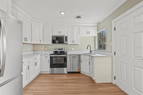 Villa ou maison à vendre à Palm Harbor, Floride: 2 chambres, 112.78 m2 № 2410129 - photo 13