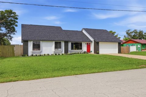 Casa en Deltona, Florida 3 dormitorios, 149.94 m2 № 2259403