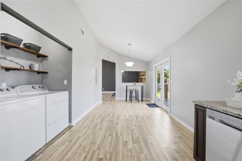 Casa en venta en Deltona, Florida, 3 dormitorios, 149.94 m2 № 2259403 - foto 19
