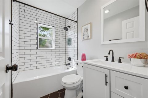 Casa en venta en Deltona, Florida, 3 dormitorios, 149.94 m2 № 2259403 - foto 30