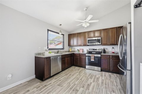 Casa en venta en Deltona, Florida, 3 dormitorios, 149.94 m2 № 2259403 - foto 16