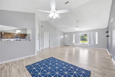 Casa en venta en Deltona, Florida, 3 dormitorios, 149.94 m2 № 2259403 - foto 9