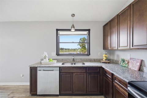 Casa en venta en Deltona, Florida, 3 dormitorios, 149.94 m2 № 2259403 - foto 18