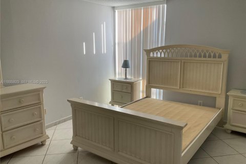 Condo in Sunny Isles Beach, Florida, 1 bedroom № 1994017 - photo 8