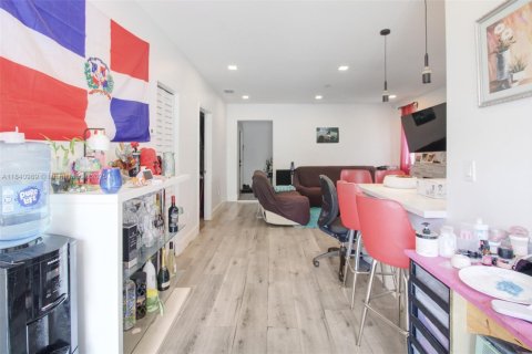 Casa en venta en Miami, Florida, 3 dormitorios, 84.36 m2 № 1992275 - foto 23