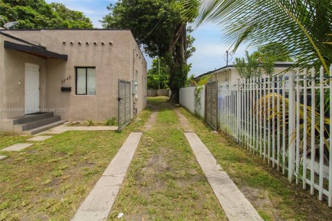 Casa en venta en Miami, Florida, 3 dormitorios, 84.36 m2 № 1992275 - foto 3