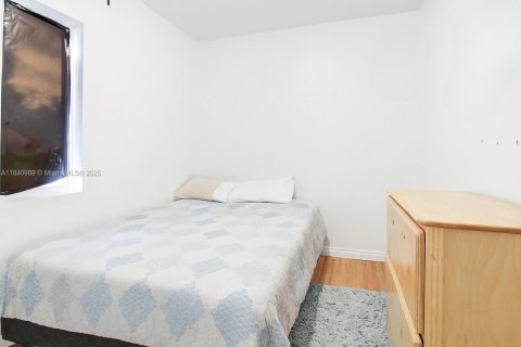 Casa en venta en Miami, Florida, 3 dormitorios, 84.36 m2 № 1992275 - foto 12