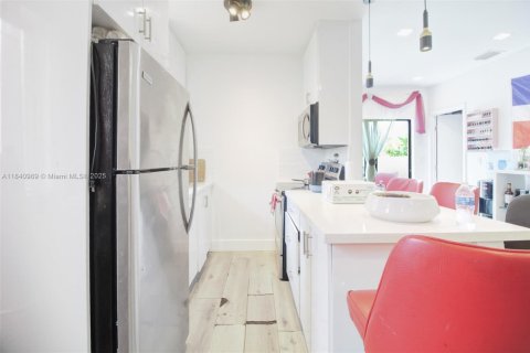 Casa en venta en Miami, Florida, 3 dormitorios, 84.36 m2 № 1992275 - foto 16