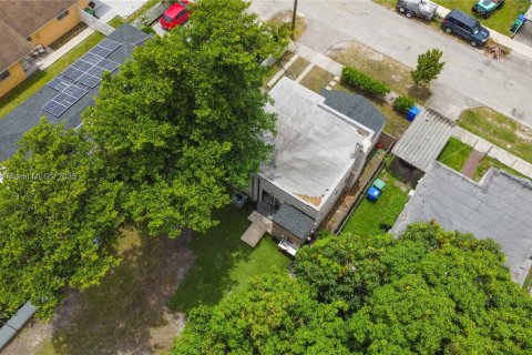 Casa en venta en Miami, Florida, 3 dormitorios, 84.36 m2 № 1992275 - foto 29
