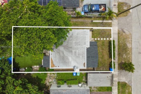 Casa en venta en Miami, Florida, 3 dormitorios, 84.36 m2 № 1992275 - foto 28