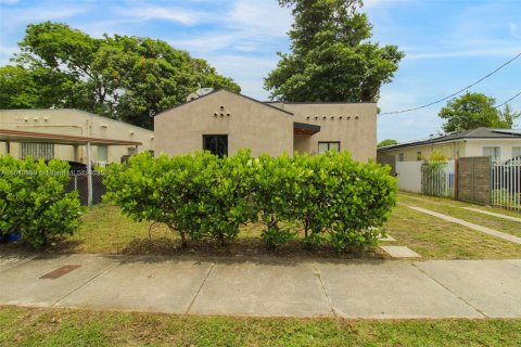 Casa en venta en Miami, Florida, 3 dormitorios, 84.36 m2 № 1992275 - foto 2