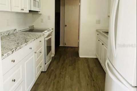 House in Venice, Florida 4 bedrooms, 160.16 sq.m. № 2380971 - photo 5