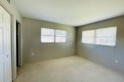 House in Venice, Florida 4 bedrooms, 160.16 sq.m. № 2380971 - photo 9