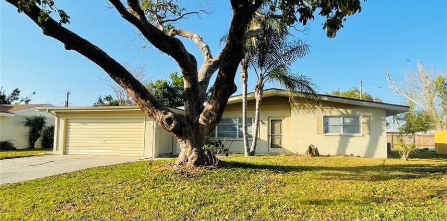 House in Venice, Florida 4 bedrooms, 160.16 sq.m. № 2380971