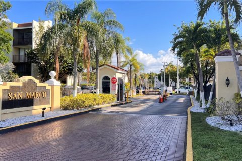 Condominio en venta en Miami, Florida, 2 dormitorios, 89.93 m2 № 2012718 - foto 12