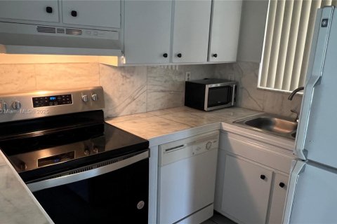 Condominio en venta en Miami, Florida, 2 dormitorios, 89.93 m2 № 2012718 - foto 2