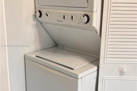 Condominio en venta en Miami, Florida, 2 dormitorios, 89.93 m2 № 2012718 - foto 7