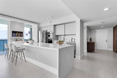 Condominio en alquiler en Hallandale Beach, Florida, 3 dormitorios, 191.84 m2 № 1935855 - foto 7