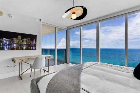Condominio en alquiler en Hallandale Beach, Florida, 3 dormitorios, 191.84 m2 № 1935855 - foto 30