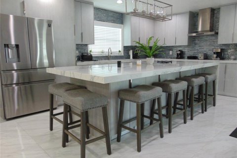 House in Tampa, Florida 3 bedrooms, 138.24 sq.m. № 1882899 - photo 8