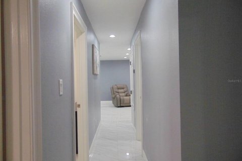 House in Tampa, Florida 3 bedrooms, 138.24 sq.m. № 1882899 - photo 11