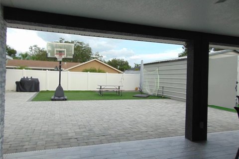 House in Tampa, Florida 3 bedrooms, 138.24 sq.m. № 1882899 - photo 23