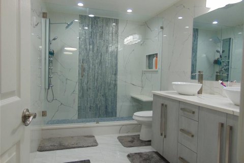 House in Tampa, Florida 3 bedrooms, 138.24 sq.m. № 1882899 - photo 15