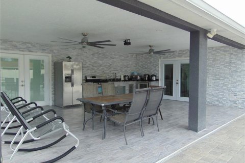 House in Tampa, Florida 3 bedrooms, 138.24 sq.m. № 1882899 - photo 19
