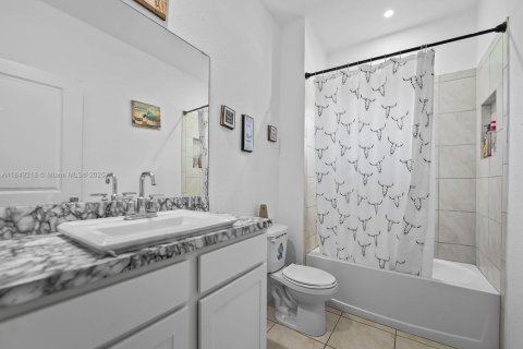 Adosado en venta en Florida City, Florida, 3 dormitorios, 122.17 m2 № 1871386 - foto 11