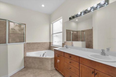House in Palmetto, Florida 4 bedrooms, 192.59 sq.m. № 1795124 - photo 20