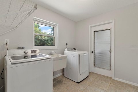 Casa en venta en Port Charlotte, Florida, 2 dormitorios, 168.99 m2 № 1912497 - foto 26