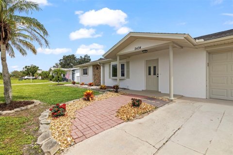 Casa en venta en Port Charlotte, Florida, 2 dormitorios, 168.99 m2 № 1912497 - foto 2