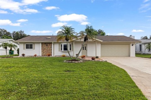 Casa en venta en Port Charlotte, Florida, 2 dormitorios, 168.99 m2 № 1912497 - foto 1