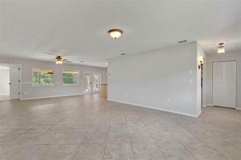 Casa en venta en Port Charlotte, Florida, 2 dormitorios, 168.99 m2 № 1912497 - foto 7